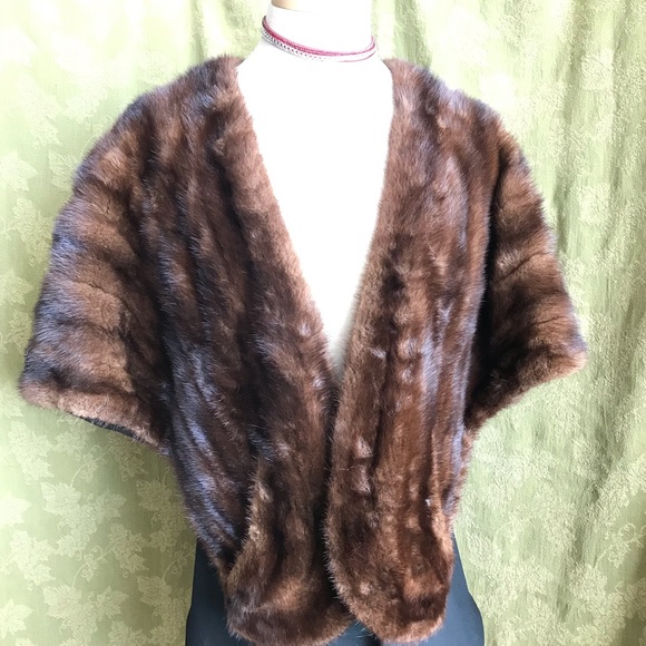 i. magnin Accessories - Vintage 50s Genuine Fur Wrap I. Magnin ✨